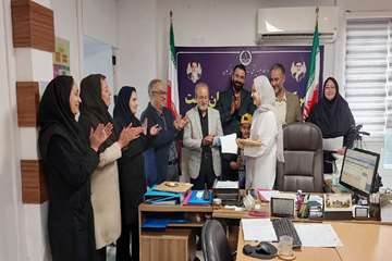 اهدای جوایز برگزیدگان مسابقه نقاشی با موضوع بهداشت در سفر اربعین